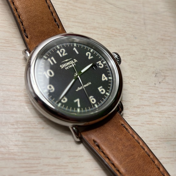 Brand new Shinola The Runwell Automatic. A gift I never wore it once. - Picture 2 of 4